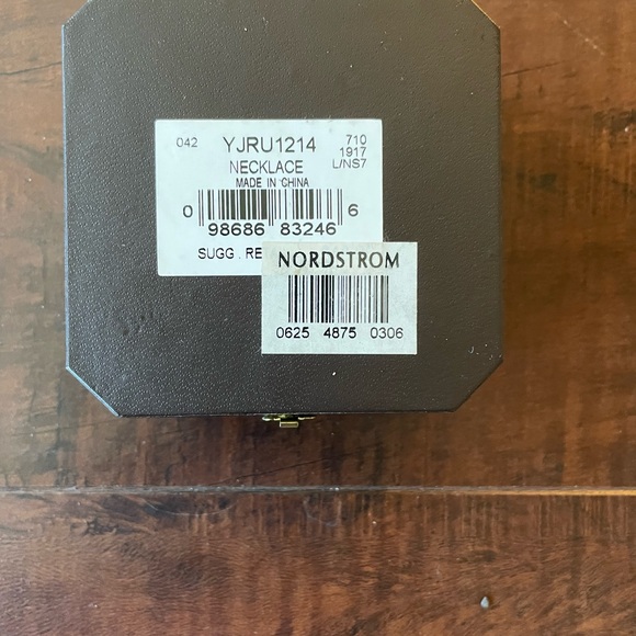 New, Never Worn Juicy Couture LIPS Necklace 💋 - Picture 4 of 4